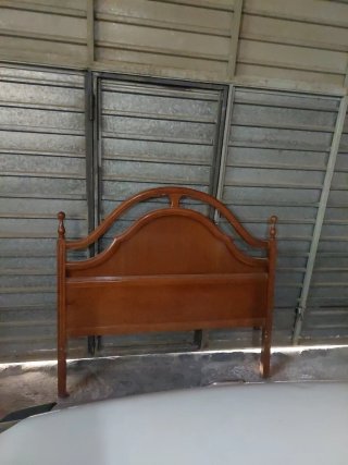 Cabecero de cama de madera