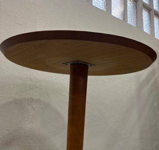 MESA AUXILIAR CIRCULAR DE MADERA
