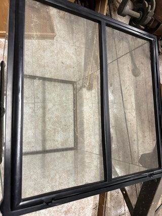 Terrario de cristal negro