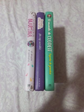Libros variados de youtubers