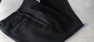 Traje de hombre negro como nuevo