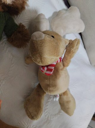 Lote de peluches: oso, mono, perro y muñeca