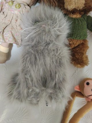 Lote de peluches: oso, mono, perro y muñeca