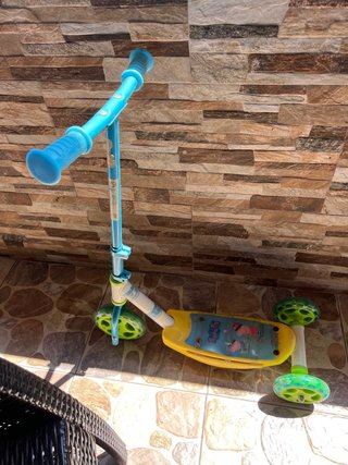 Patinete Peppa Pig 3 Ruedas Azul y Amarillo