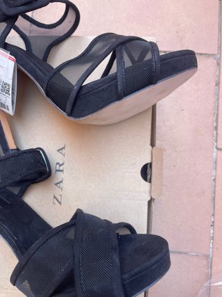 Sandalias Zara Talla 36 Negras con etiquetas