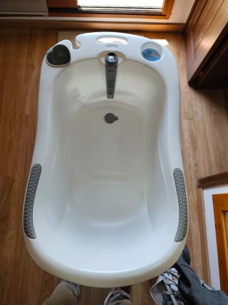 Bañera bebés con soporte. Banyera per nadons supor
