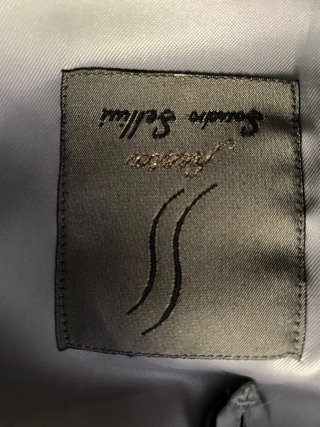 Traje gris elegante