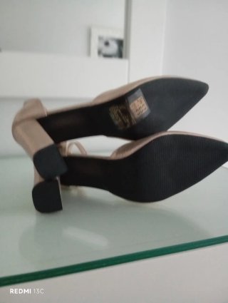 Zapatos de vestir dorados talla 38