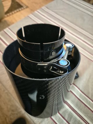 Cola de escape efecto carbono