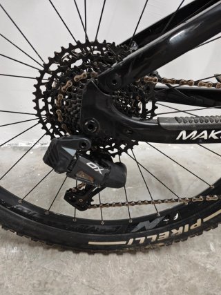 Bicicleta Eléctrica Berria Mako GT -CARBONO T-M