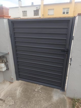 Fabricación a medida Puerta peatonal