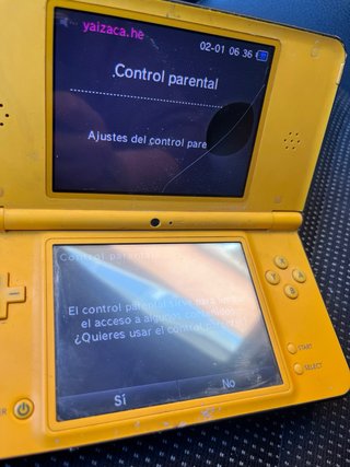 Nintendo DSi XL Giallo (per riparazione o ricambio)