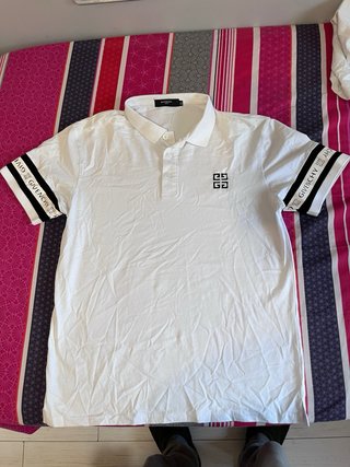 Camisetas de diferentes tipos y marcas