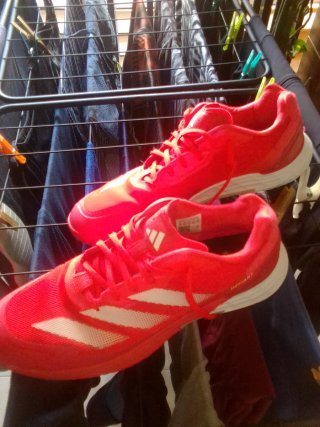 Adidas Defiant Talla 44 Rojo/Blanco