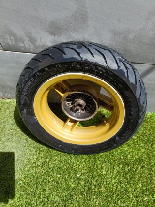 Llanta Aprilia Sonic Dorada