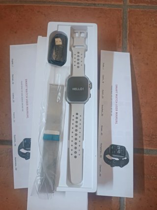 Smartwatch Plata y Blanco