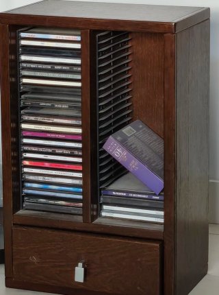 Mueblecito para CDs de madera