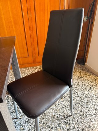 Mesa de comedor moderna