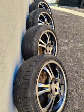 Llantas 17 4 tornillos