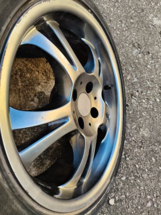 Llantas 17 4 tornillos