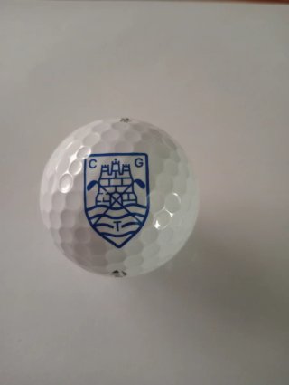 Bola de golf del Club Terramar de Barcelona