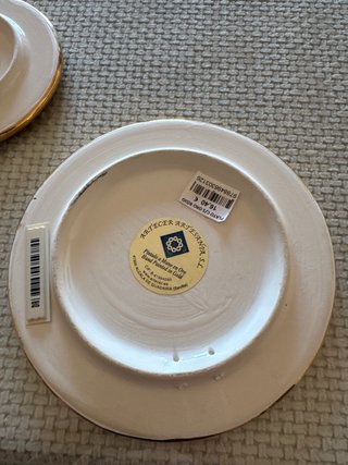 Platos decorativos pintados a mano en oro