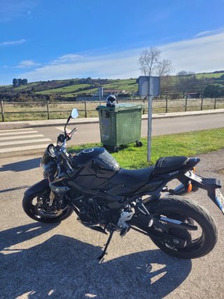 Suzuki GSR750