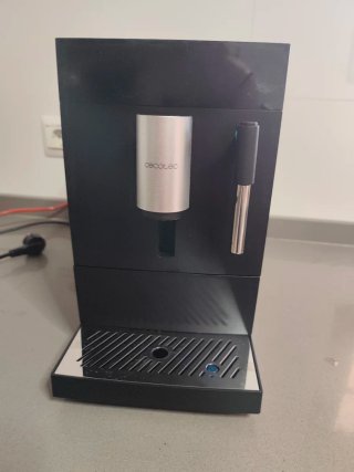 Cafetera Cecotec Superautomática Compacta Steam
