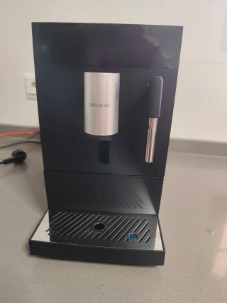 Cafetera Cecotec Superautomática Compacta Steam