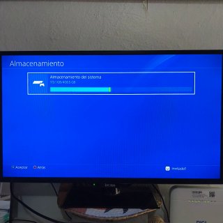 PS4 Slim 500GB + 2 Juegos + Cables + Mando
