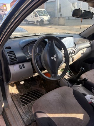 Mitsubishi L 200 2009