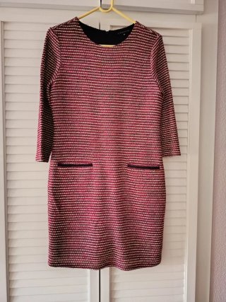 Vestido verde azulado con volantes