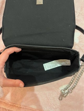 Bolso de hombro negro pequeño Stradivarius viral