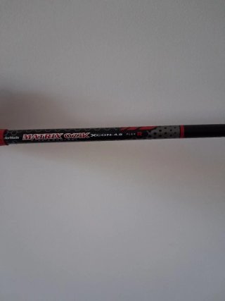 Palo de golf negro.  Madera 3. TaylorMade