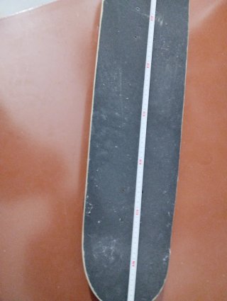 Patinete skate con diseño de rayo