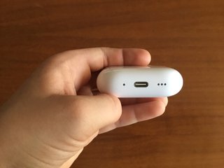 Auriculares inalámbricos blancos