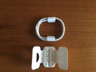 Auriculares inalámbricos blancos