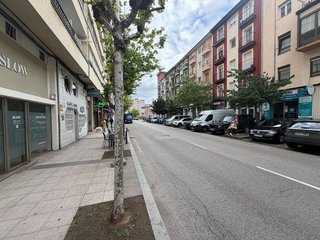 Local comercial en alquiler en Cuatro Caminos en Santander