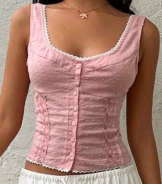 Top rosa con encaje y botones para verano