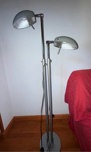 Lámpara de pie doble moderna