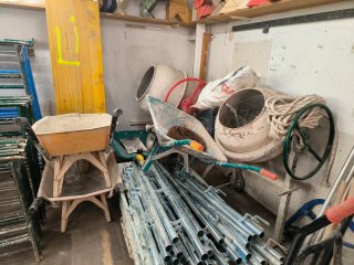 Andamios y maquinaria de construcción