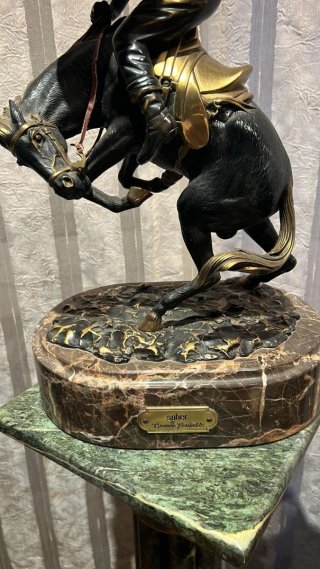 Figura Bronce Soher Jinete 15K Antigua grande