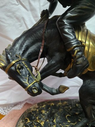 Figura Bronce Soher Jinete 15K Antigua grande