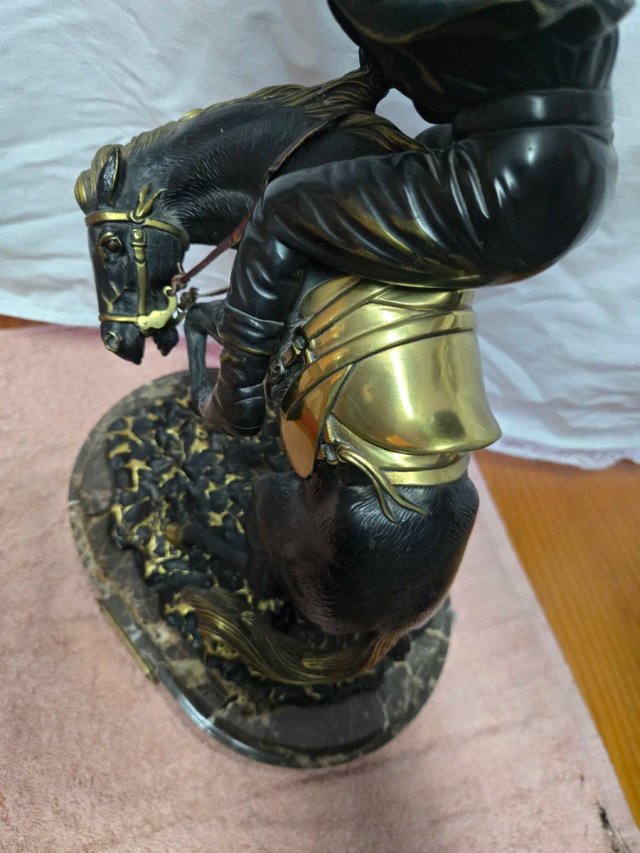 Figura Bronce Soher Jinete 15K Antigua grande
