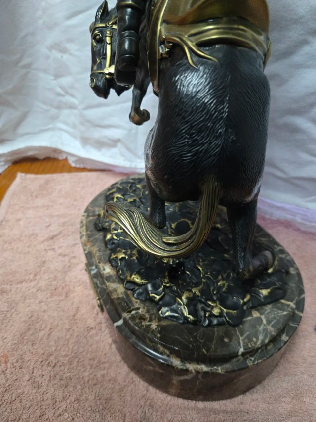 Figura Bronce Soher Jinete 15K Antigua grande