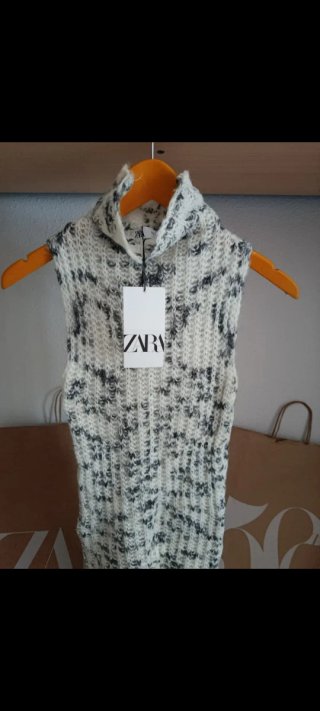 Jersey largo sin mangas Zara