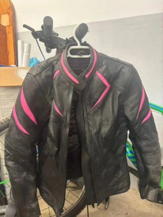 Chaqueta Cuero Mujer Negra y Rosa