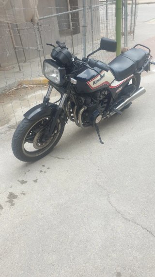 Kawasaki GPZ 400 - Año 89