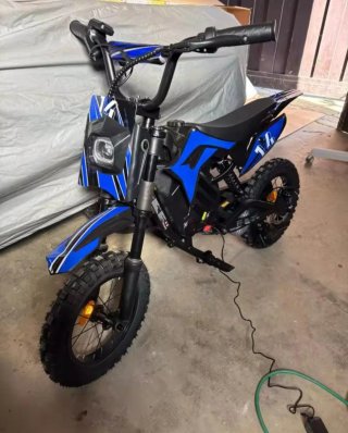 moto eléctrica niño