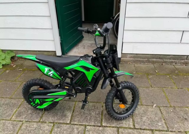 moto eléctrica niño